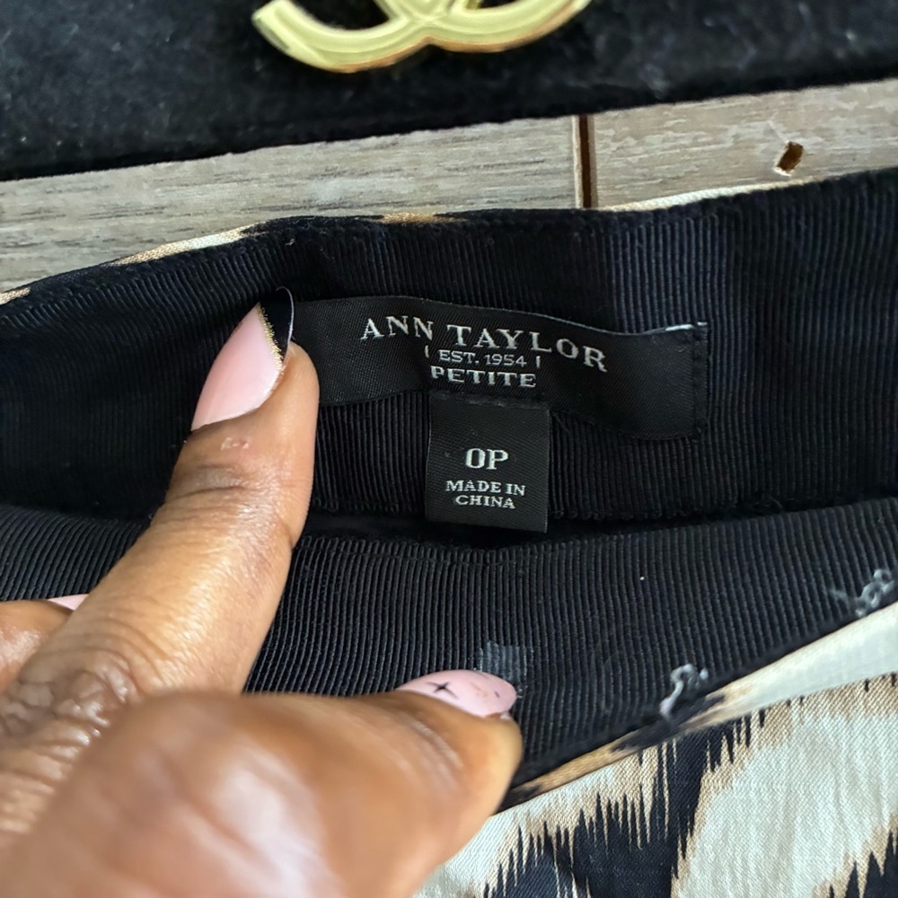 Ann Taylor animal print pencil skirt - Picture 4 of 9